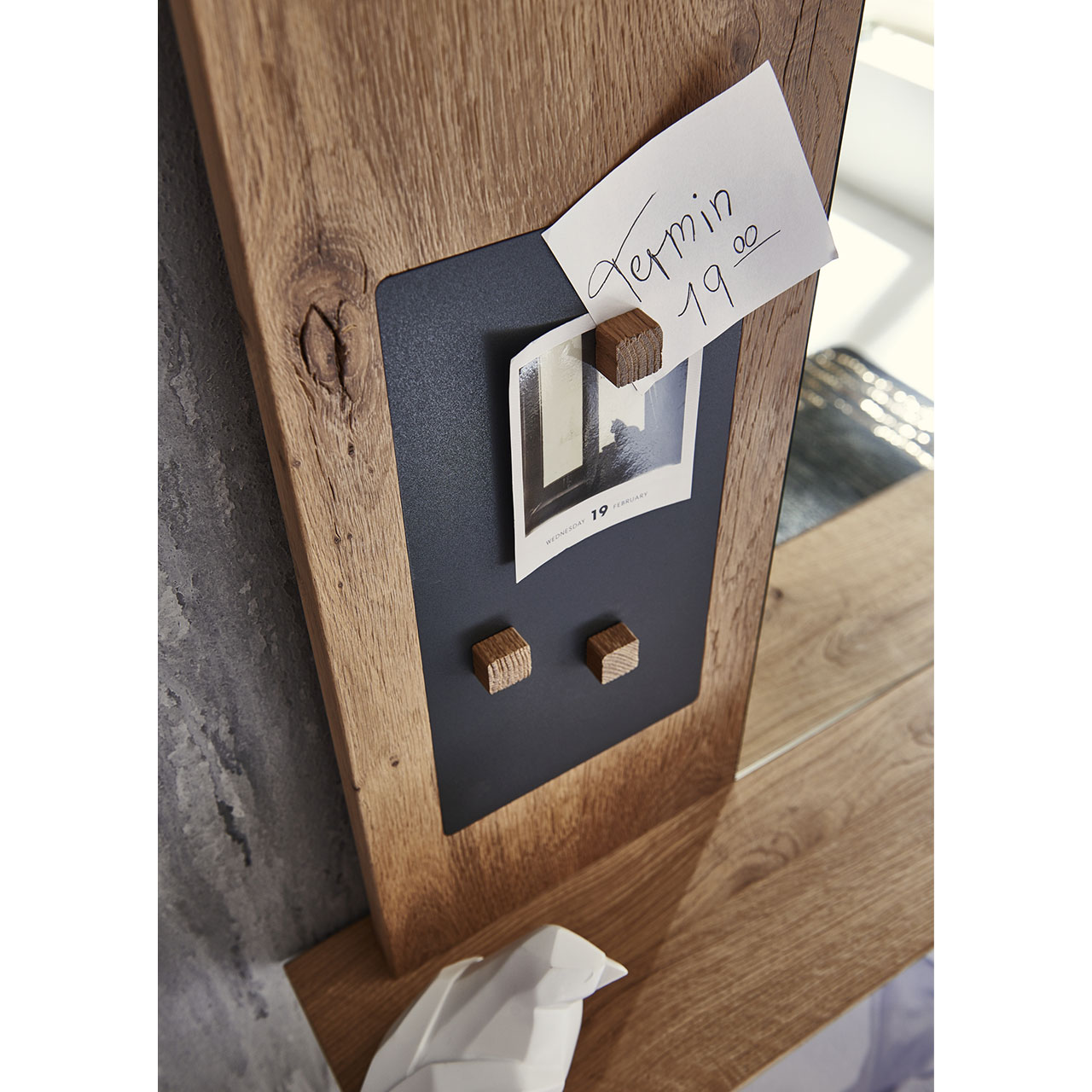 Detailaufnahme der Metalltafel mit Magneten des CAYA Wandpaneels Nr 7140-5111 