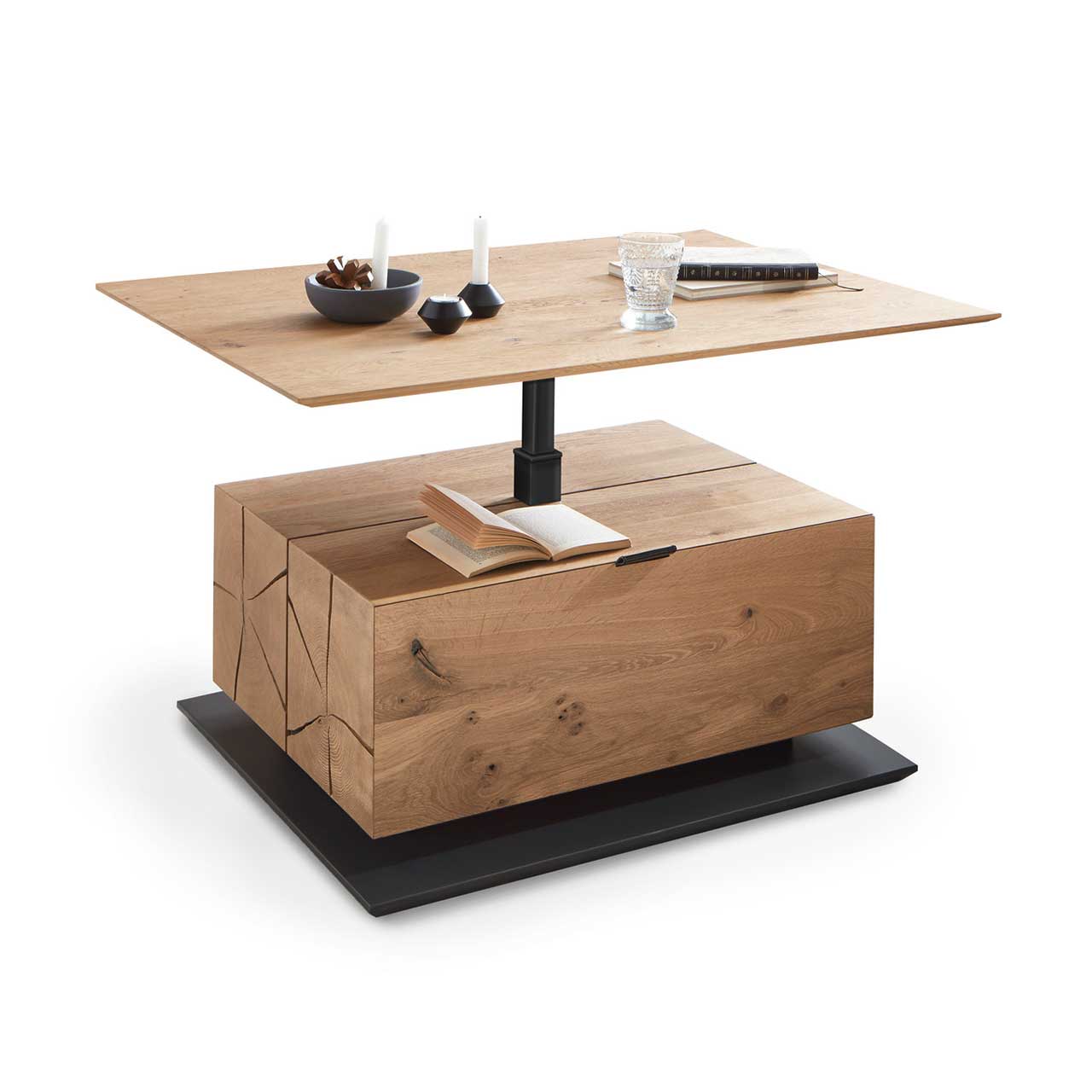 Hartmann NATURWERKE - Couchtisch 7100C-1403 - höhenverstellbare Tischplatte Moderner Couchtisch mit hochgefahrener Tischplatte, Hirnholzblock aus massiver Kerneiche, Klappe und Stauraumfach auf dunkler Bodenplatte.