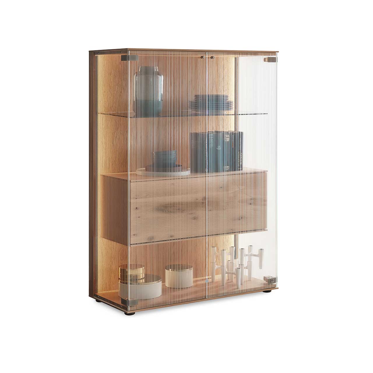 LINEA Leonardo Living - Highboard 8540-7101 Modernes Highboard aus Kerneiche Natur mit zwei satinierten Glastüren, dreiseitiger Glasfront und innenliegendem Holzkorpus mit Holzklappe.