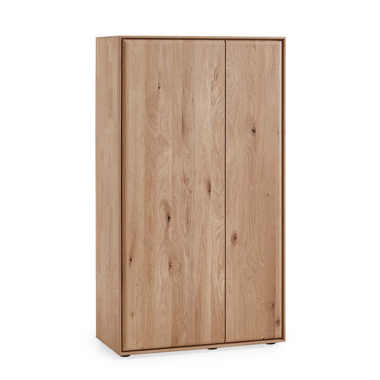 Hartmann VALA - Highboard links 8640-7083 - Kerneiche Natur Schlichtes Highboard aus massivem Eichenholz mit einer breiten Tür links und einer schmalen Tür rechts. Beide Türen sind geschlossen.