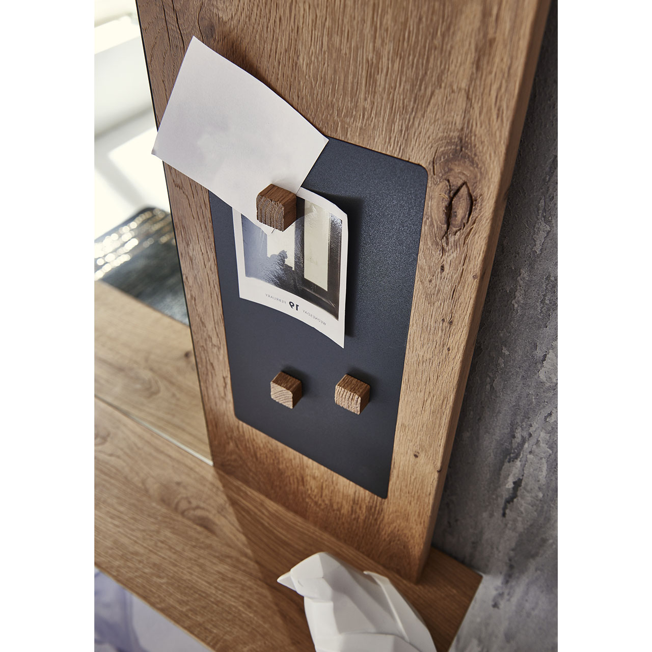 Detailaufnahme der Metalltafel mit Magneten des CAYA Wandpaneels Nr 7140-5112