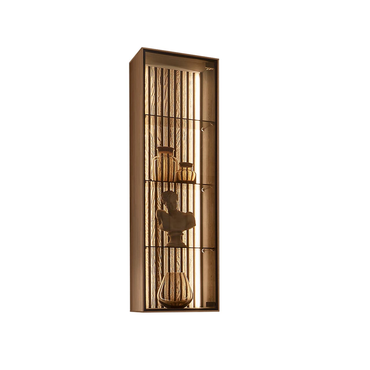 Moderne Hängevitrine aus hellem Massivholz mit Glastür, drei Glaseinlegeböden und heller Holzlamellen-Rückwand.