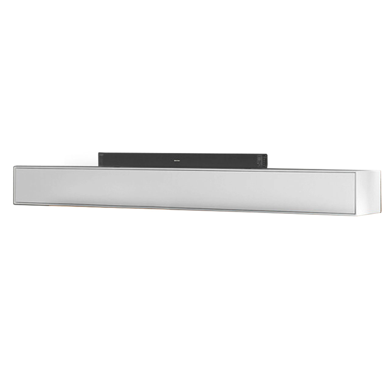Schlichtes, langes Hängelowboard aus weiß lackierter massiver Birke.