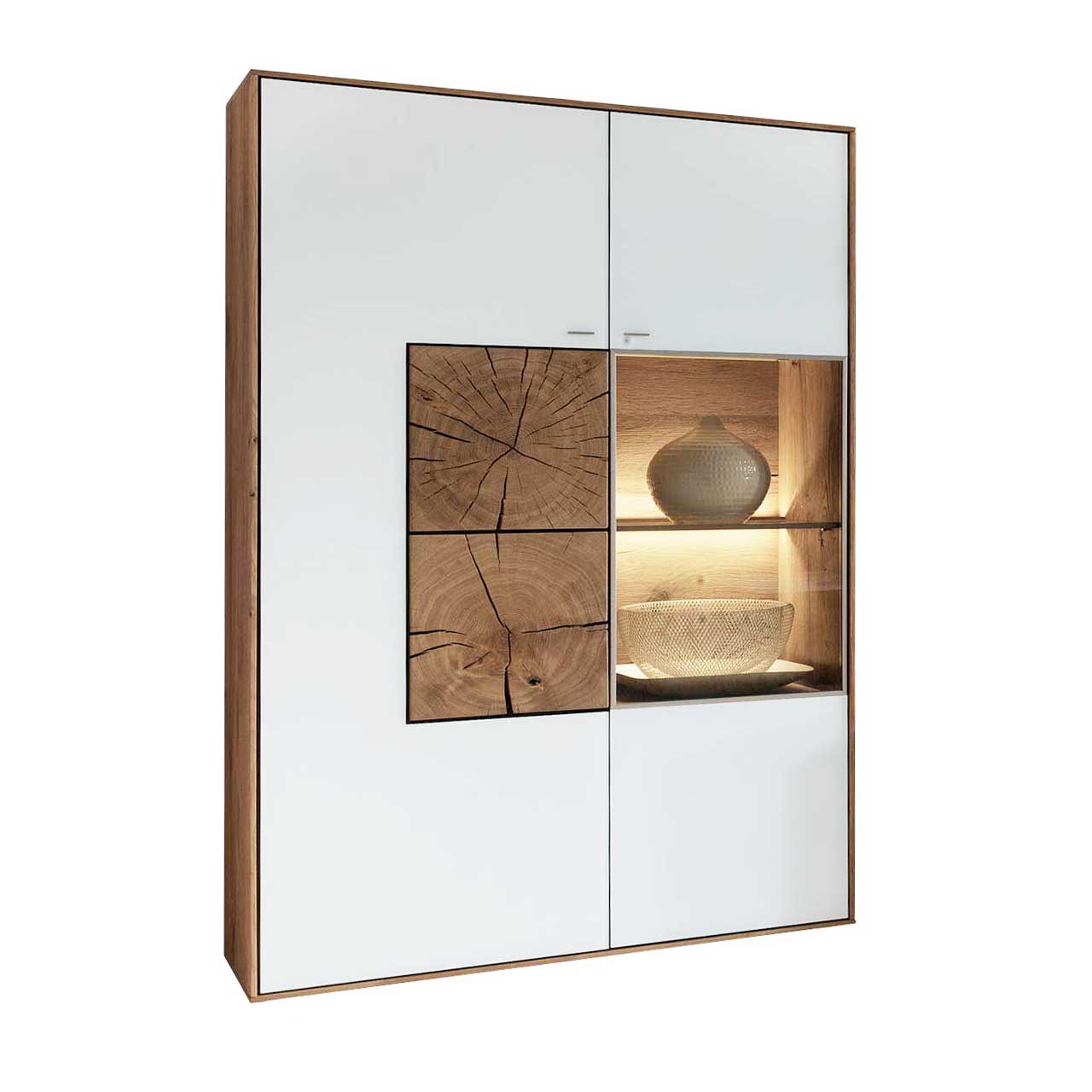 Hartmann CAYA - Hängeelement 7170-7095W li. Große, moderne Hängevitrine aus massiver Kerneiche mit Mattglas weiß Front mit beleuchteter Glastür rechts und einer Mattglas weißen Tür mit zwei rechteckigen Hirnholzscheiben links.