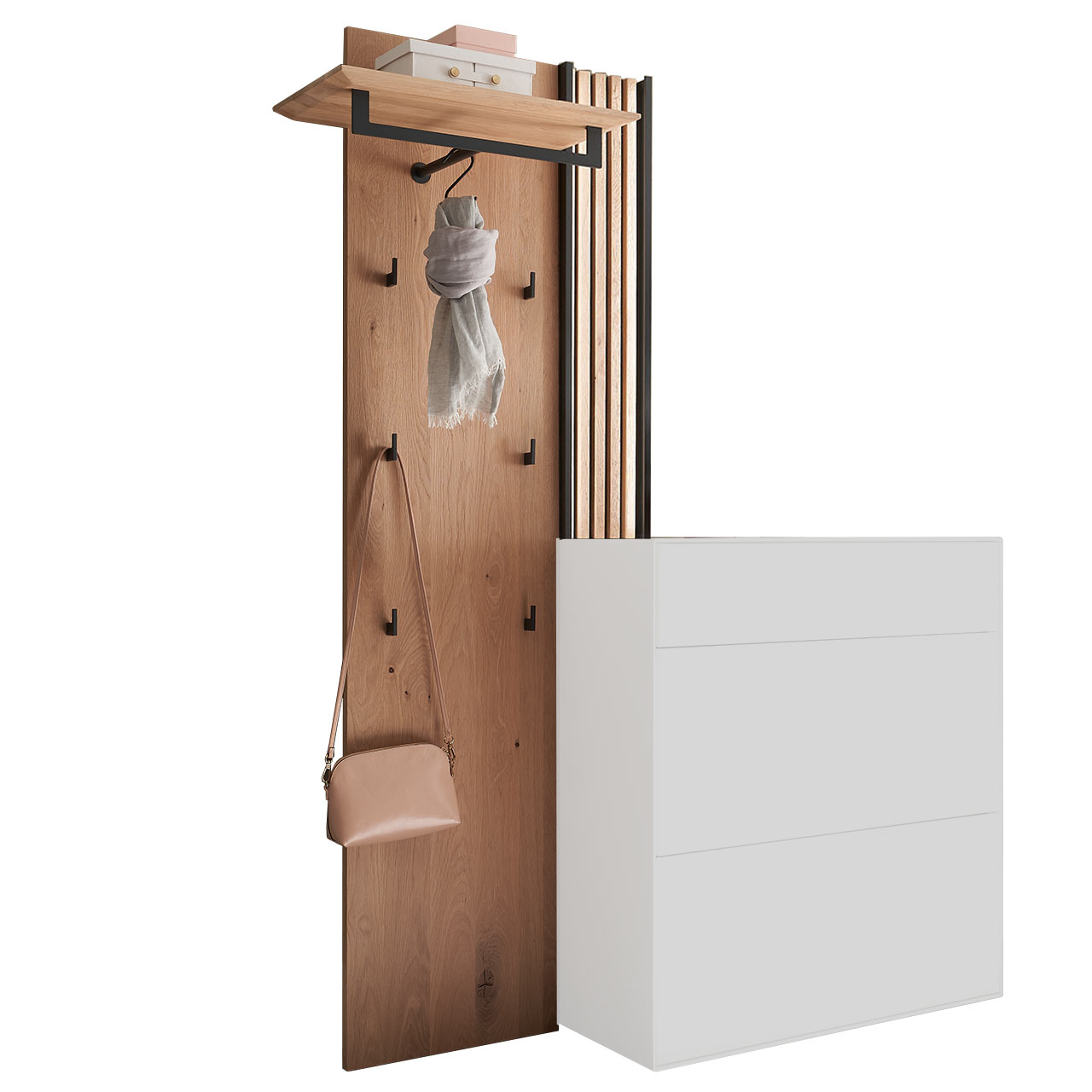 Hartmann SALVO Garderoben - Wandgarderobe 8550G-0076 - mit Lamellen Modernes Garderobenpaneel aus massiver Kerneiche Natur mit Holzlamellen-Akzent rechts, Hutboden, Ablageboden, Kleiderstange und sechs Mantelhaken aus anthrazitfarbenem Metall.