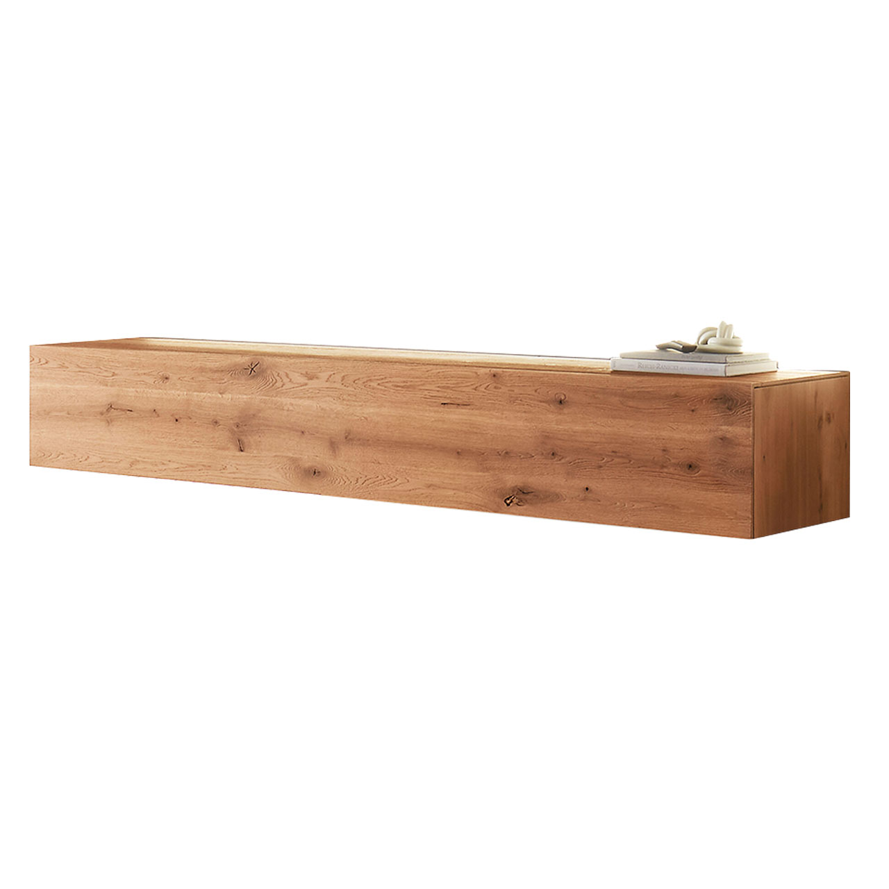 Langes, rechteckiges Hängelowboard aus massiver Kerneiche Umato mit sichtbarer edler Holzmaserung.