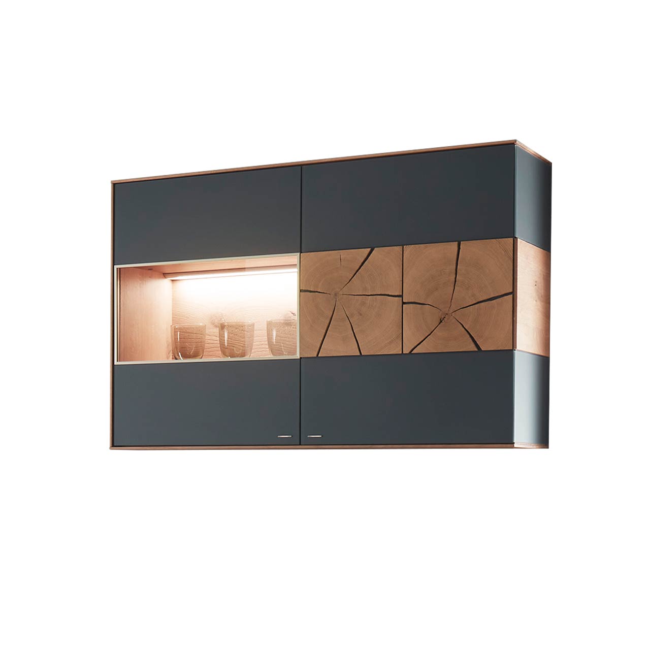 Moderne Hängevitrine aus massiver Kerneiche Umato mit Mattglas anthrazit Front, mit einer Holztür mit dekorativer Hirnholz Applikation aus zwei rechteckigen Hirnholzscheiben und einer Glastür. 