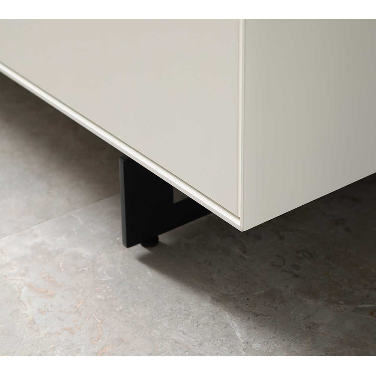 Hartmann - Schöner Wohnen Kollektion Yonna - 8350-1045 Füße Metall- Detail