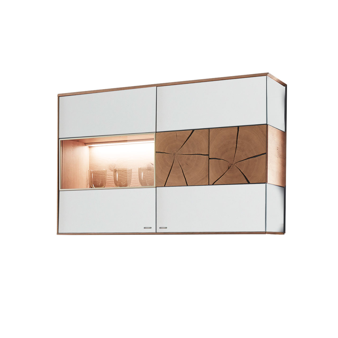 Moderne Hängevitrine aus massiver Kerneiche Umato mit Mattglas weiß Front, mit einer Holztür mit dekorativer Hirnholz Applikation aus zwei rechteckigen Hirnholzscheiben und einer Glastür. 
