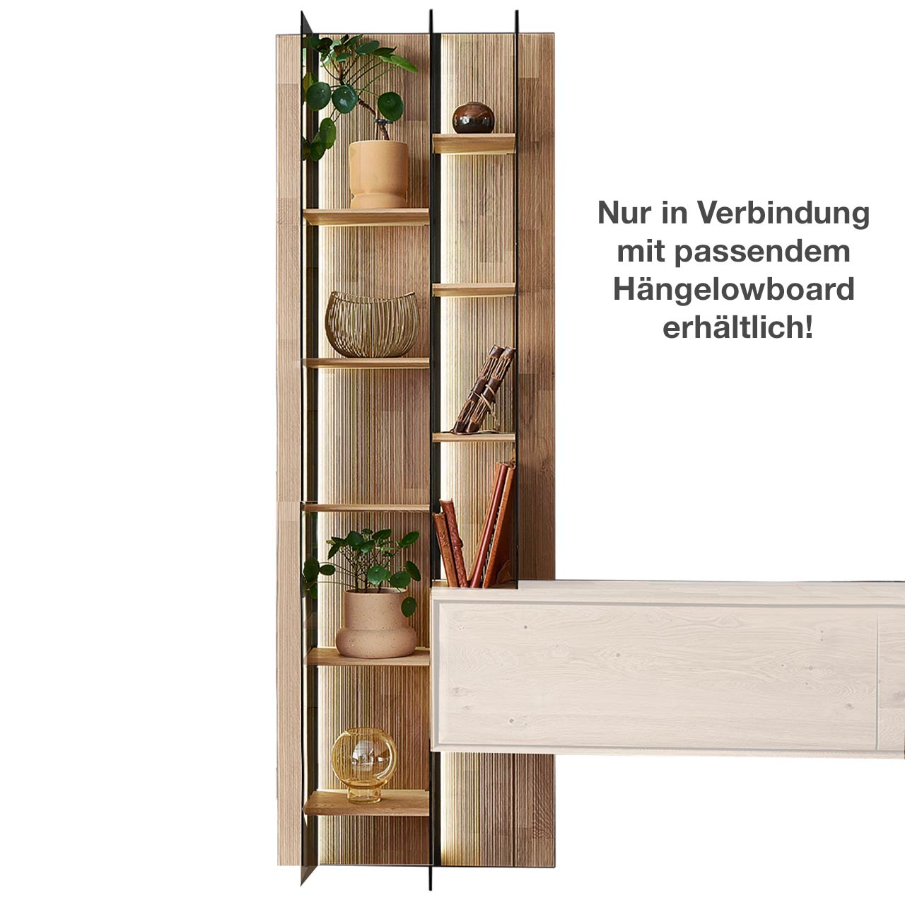 Hartmann VALA - Regal links 8640-0071 - Kerneiche Natur geschoppt / Glas Hohes modernes Wandregal aus massivem Holz mit geschroppter Rückwand, acht Holzböden und drei beleuchteten Glasseiten aus Parsolbronze - als linksstechendes Anbauelement für ein passendes VALA Hängelowboard.